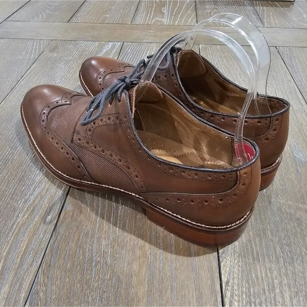 Johnston & Murphy Conard Embossed Wingtip 20-3894 Oak, Men's size 9m
